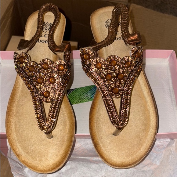 NWT! Brown T-Strap Sandals with Ornate Embellishments - Picture 1 of 4